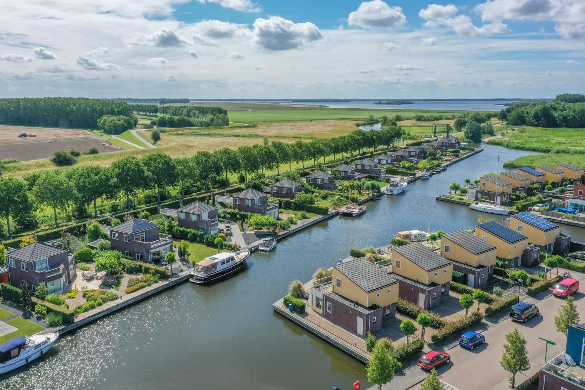 Nautic Rentals - Marinapark Oude-Tonge Buitenkant foto