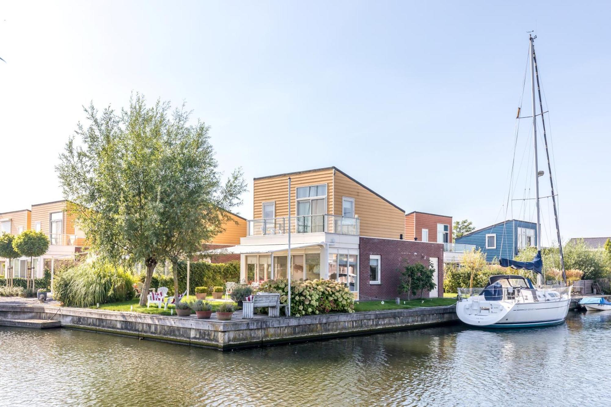 Nautic Rentals - Marinapark Oude-Tonge Buitenkant foto