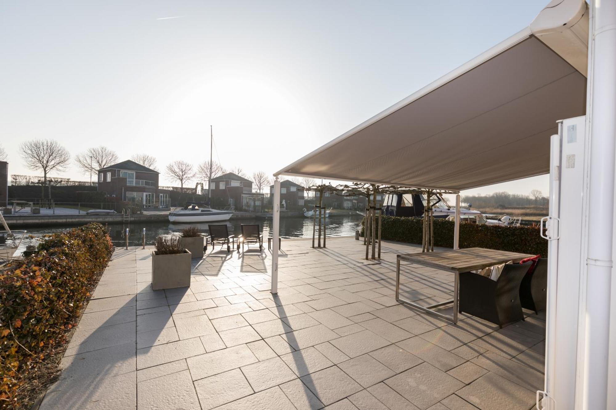 Nautic Rentals - Marinapark Oude-Tonge Buitenkant foto