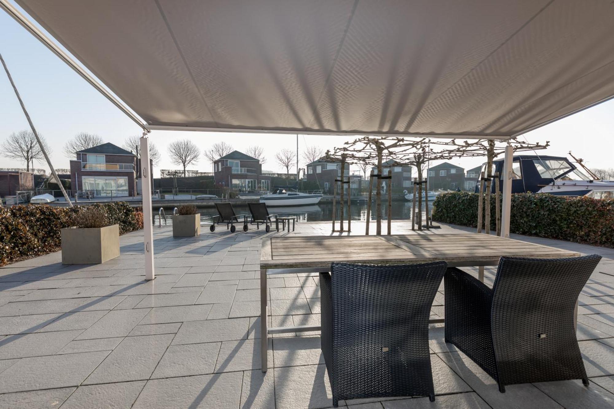 Nautic Rentals - Marinapark Oude-Tonge Buitenkant foto