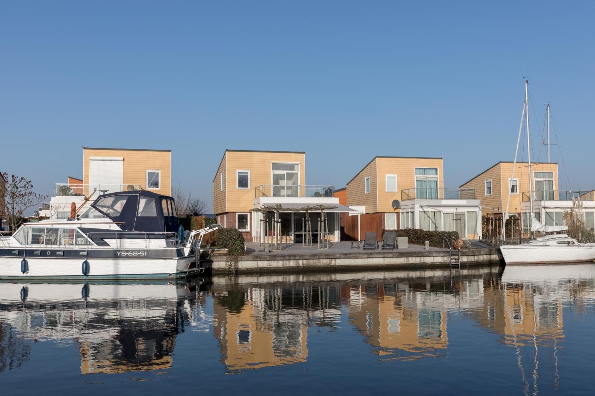 Nautic Rentals - Marinapark Oude-Tonge Buitenkant foto