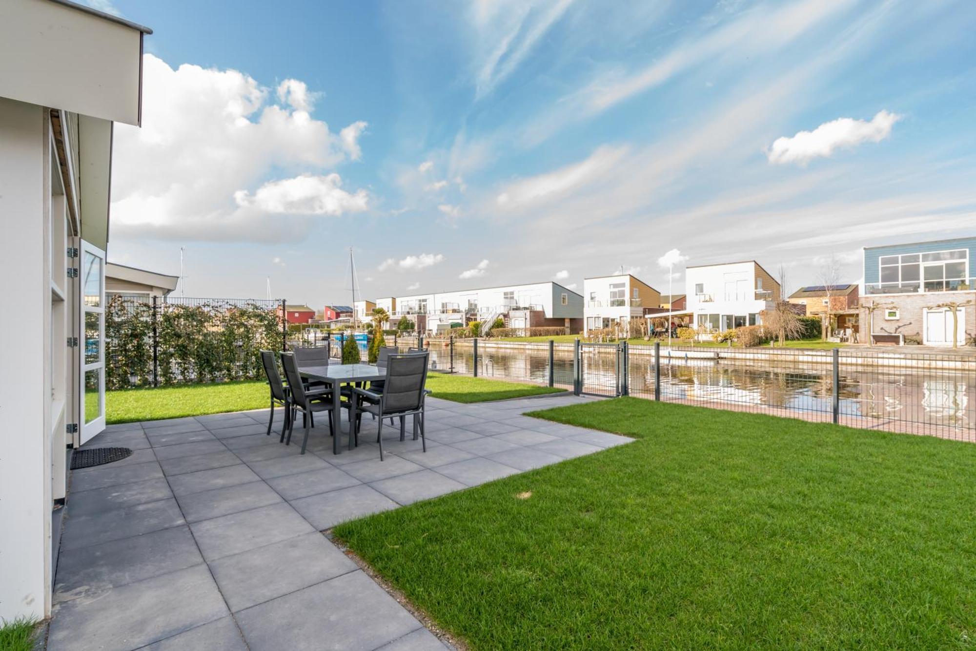 Nautic Rentals - Marinapark Oude-Tonge Buitenkant foto